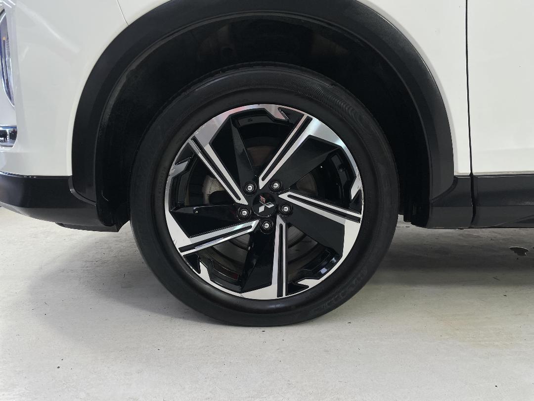 Photo '10' of Mitsubishi Eclipse Cross