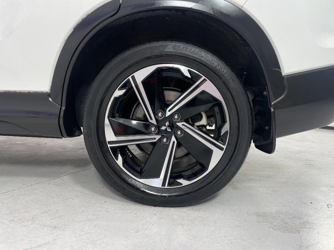 Photo '11' of Mitsubishi Eclipse Cross