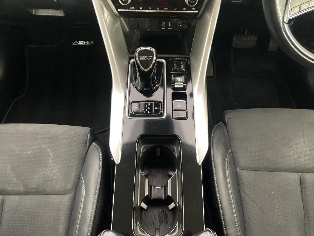 Photo '18' of Mitsubishi Eclipse Cross