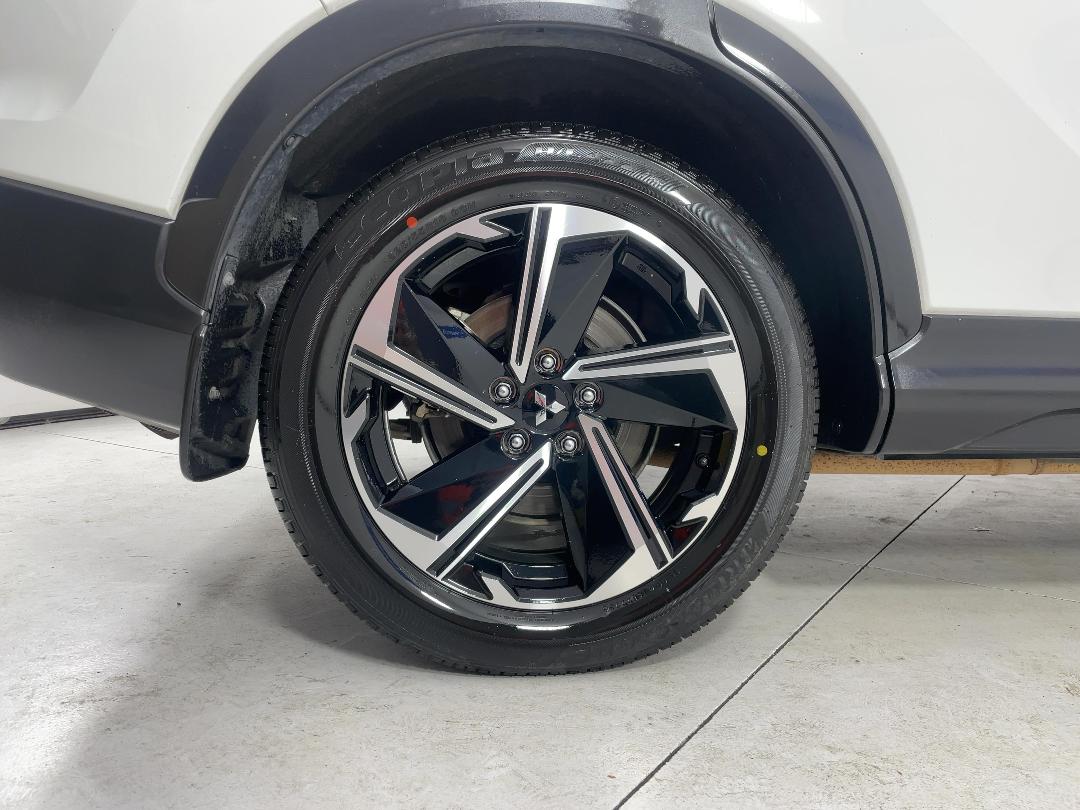 Photo '12' of Mitsubishi Eclipse Cross Photo '12' of Mitsubishi Eclipse Cross