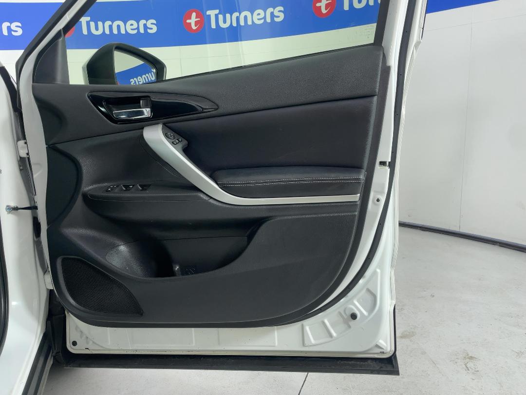 Photo '15' of Mitsubishi Eclipse Cross Photo '15' of Mitsubishi Eclipse Cross