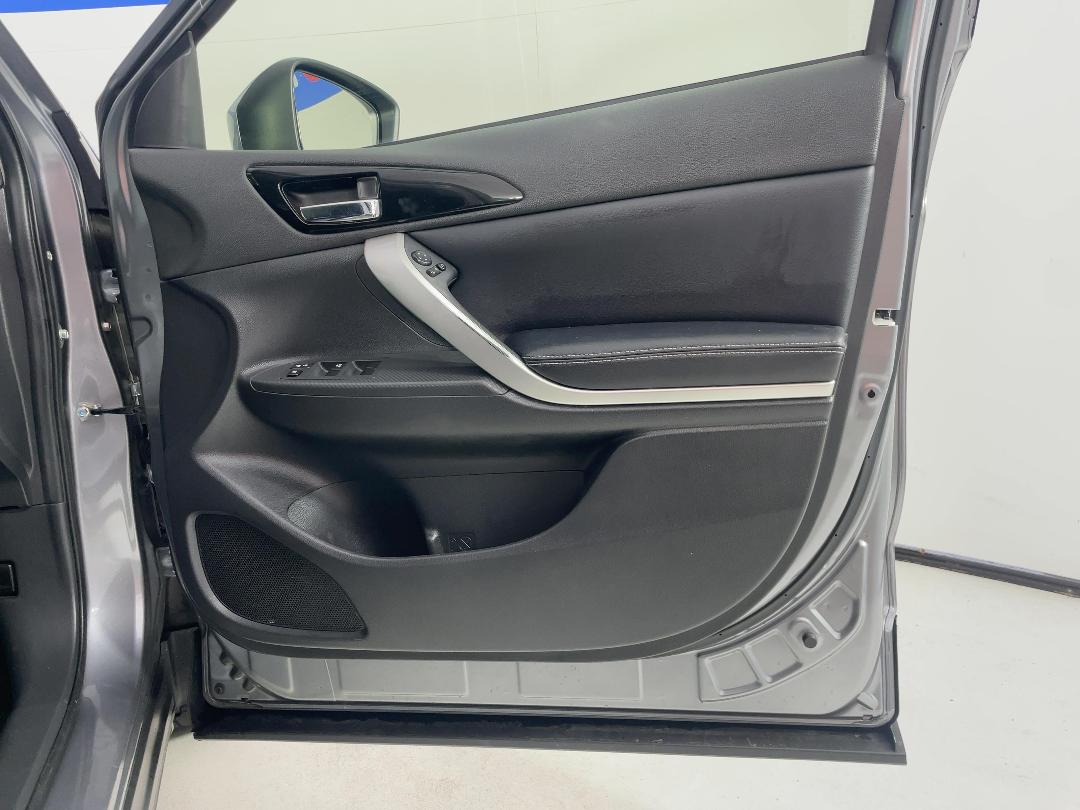 Photo '15' of Mitsubishi Eclipse Cross Photo '15' of Mitsubishi Eclipse Cross