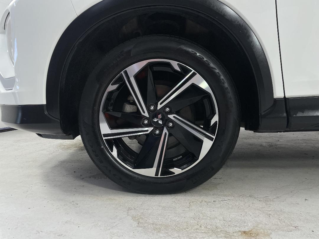 Photo '10' of Mitsubishi Eclipse Cross