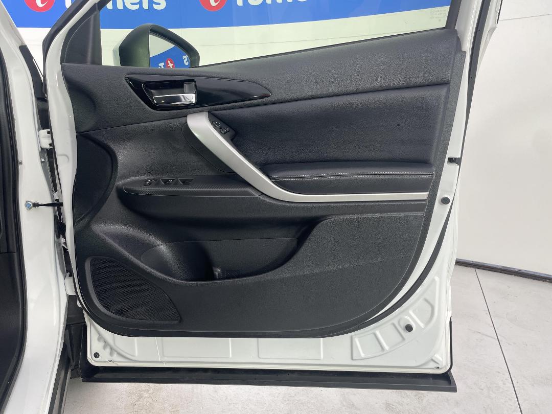 Photo '15' of Mitsubishi Eclipse Cross Photo '15' of Mitsubishi Eclipse Cross