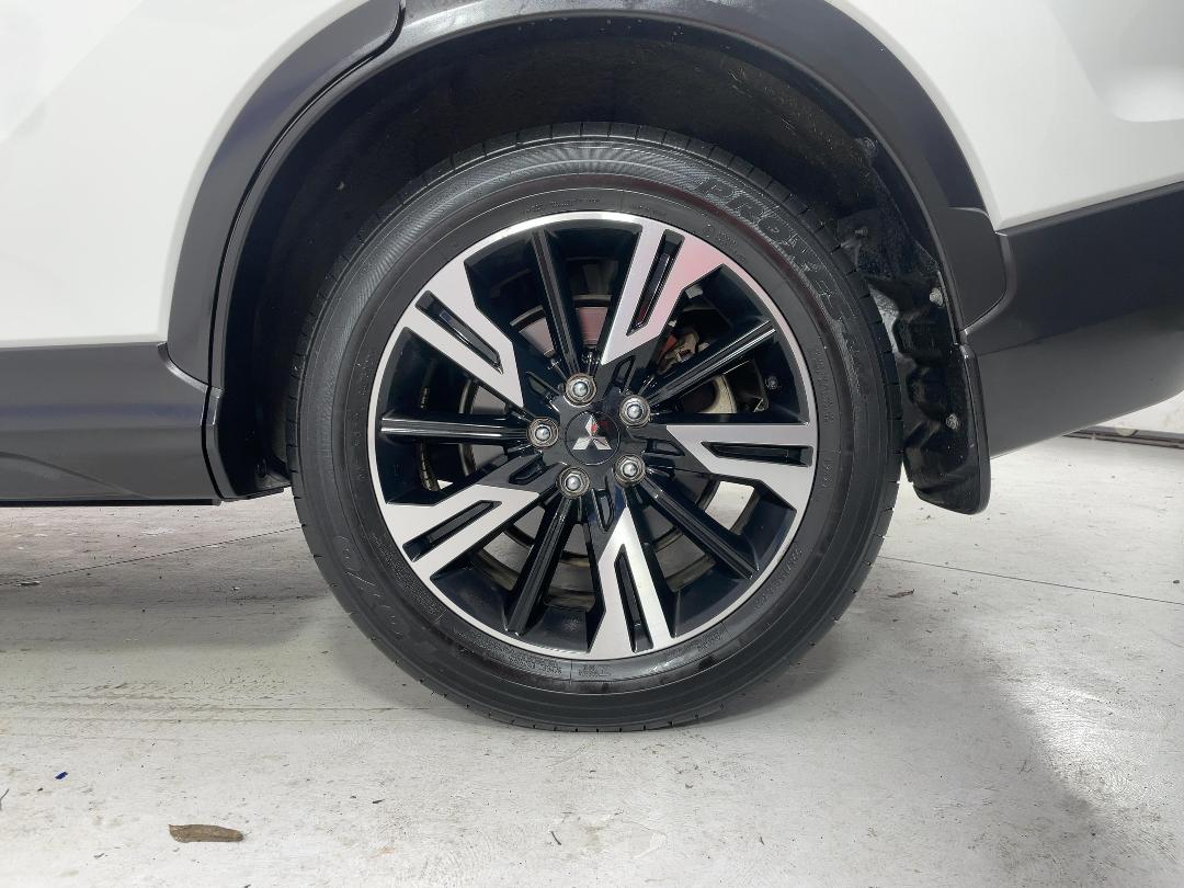 Photo '11' of Mitsubishi Eclipse Cross