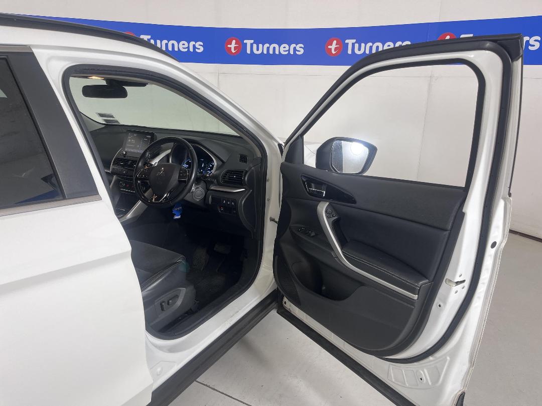 Photo '15' of Mitsubishi Eclipse Cross Photo '15' of Mitsubishi Eclipse Cross