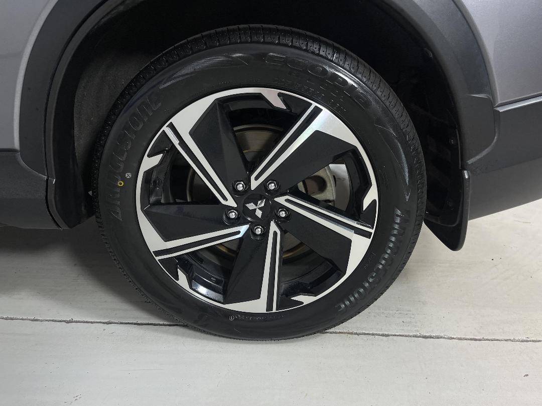 Photo '11' of Mitsubishi Eclipse Cross