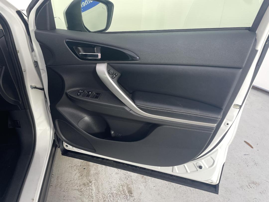 Photo '15' of Mitsubishi Eclipse Cross Photo '15' of Mitsubishi Eclipse Cross