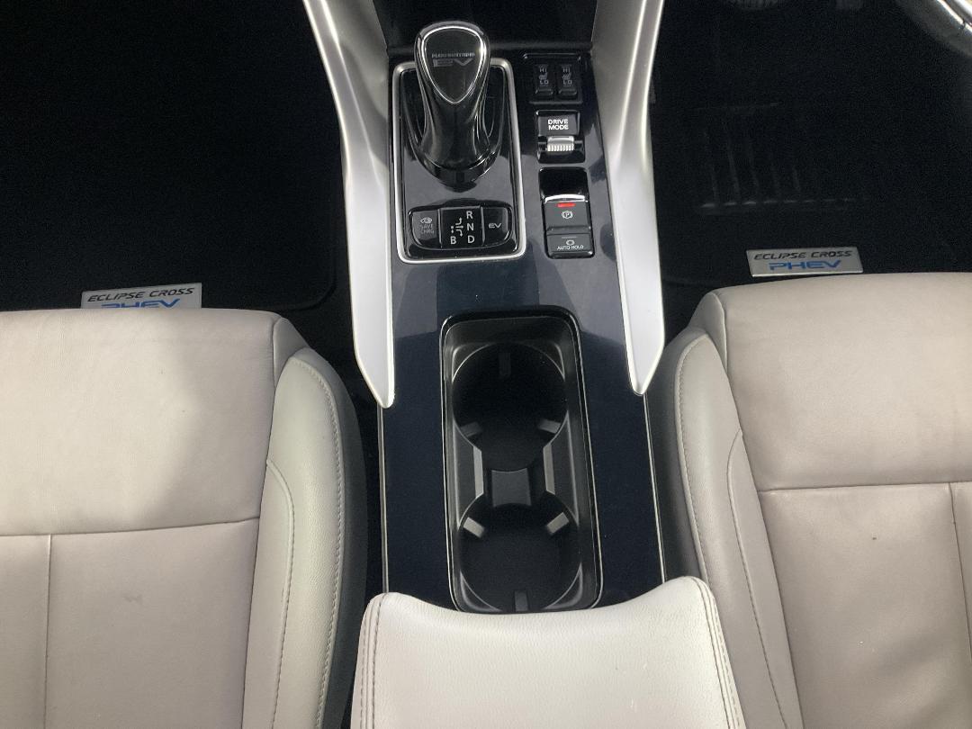 Photo '18' of Mitsubishi Eclipse Cross