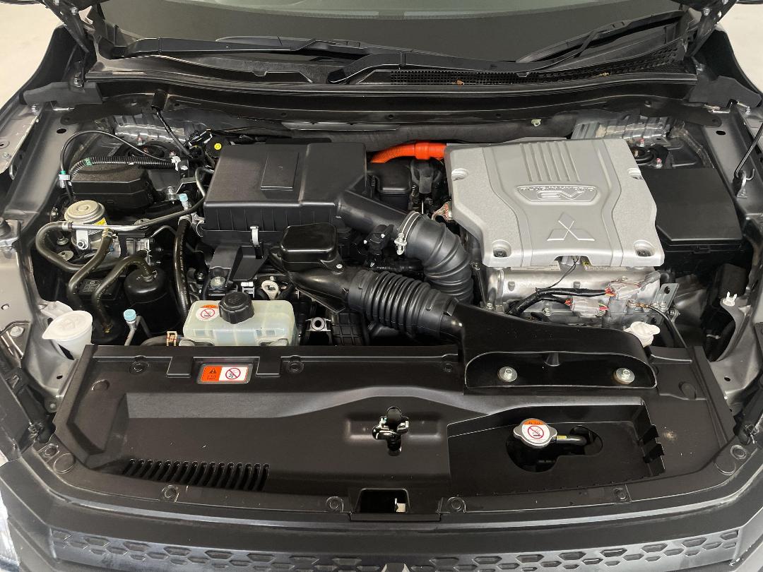 Photo '13' of Mitsubishi Eclipse Cross