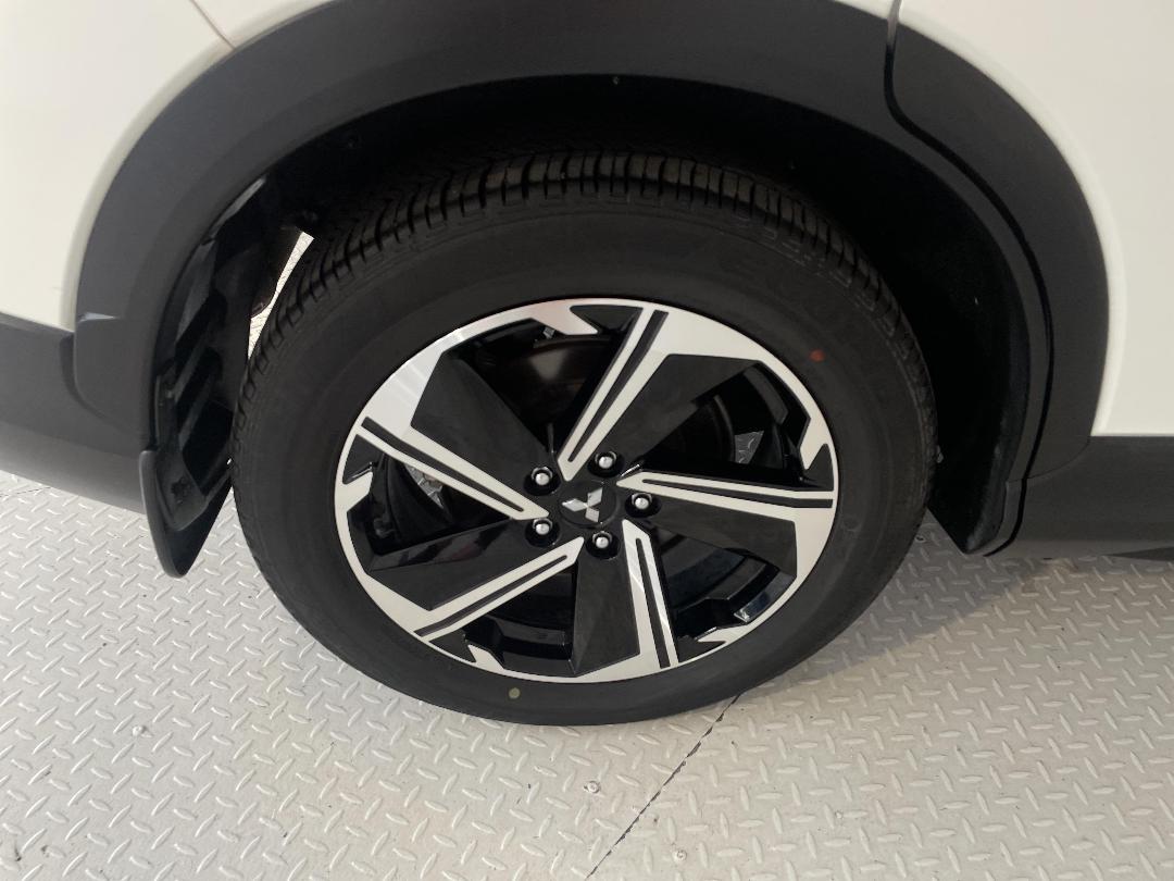 Photo '12' of Mitsubishi Eclipse Cross Photo '12' of Mitsubishi Eclipse Cross