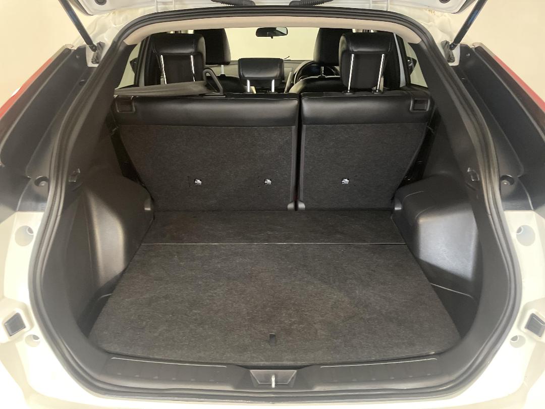 Photo '14' of Mitsubishi Eclipse Cross Photo '14' of Mitsubishi Eclipse Cross