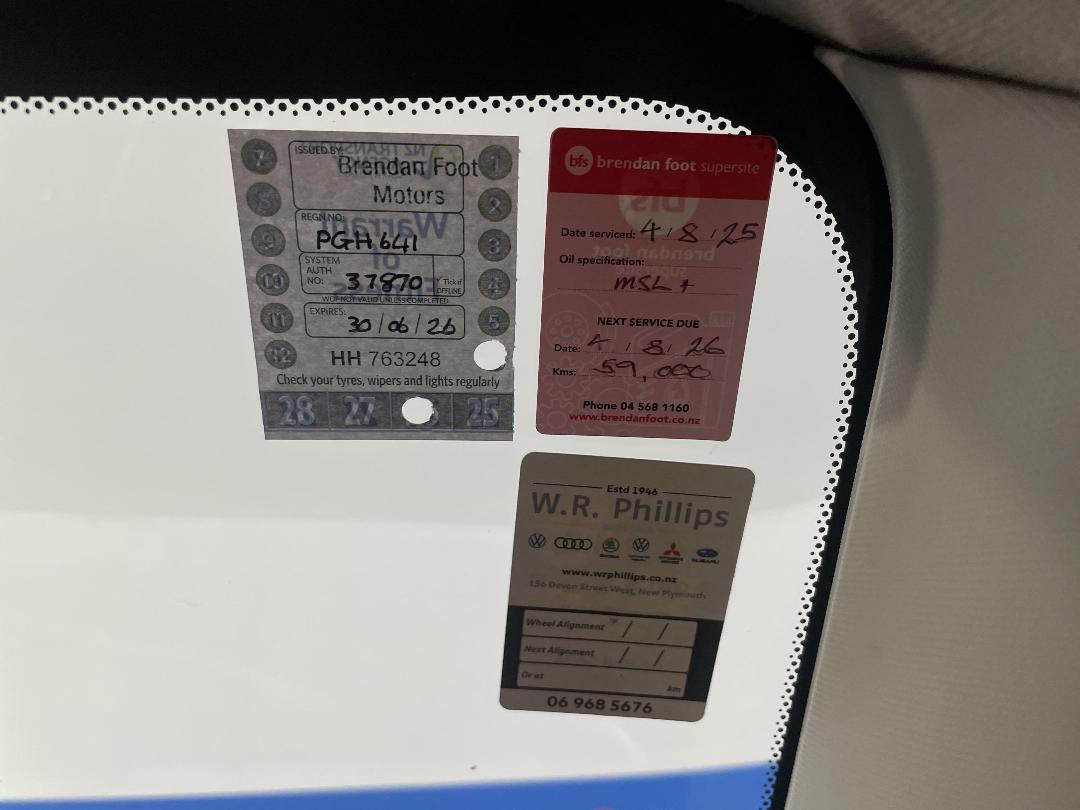 Photo '34' of Mitsubishi Eclipse Cross Photo '34' of Mitsubishi Eclipse Cross