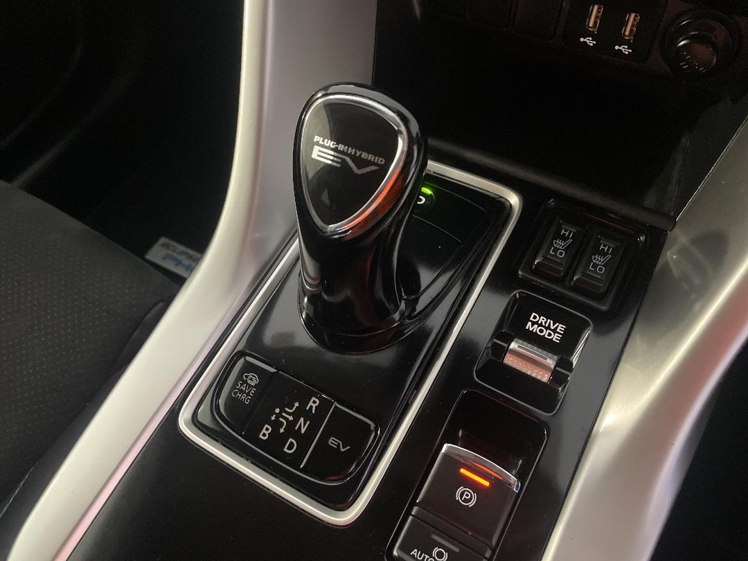 Photo '32' of Mitsubishi Eclipse Cross Photo '32' of Mitsubishi Eclipse Cross