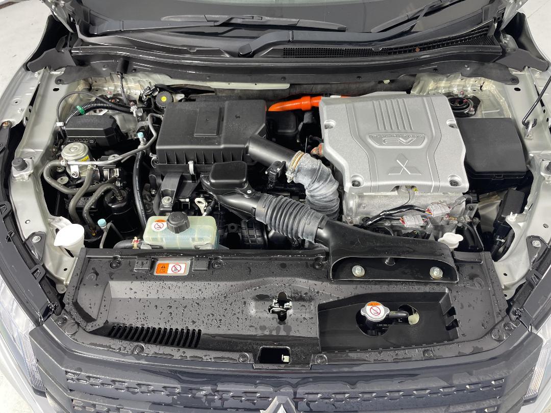 Photo '13' of Mitsubishi Eclipse Cross