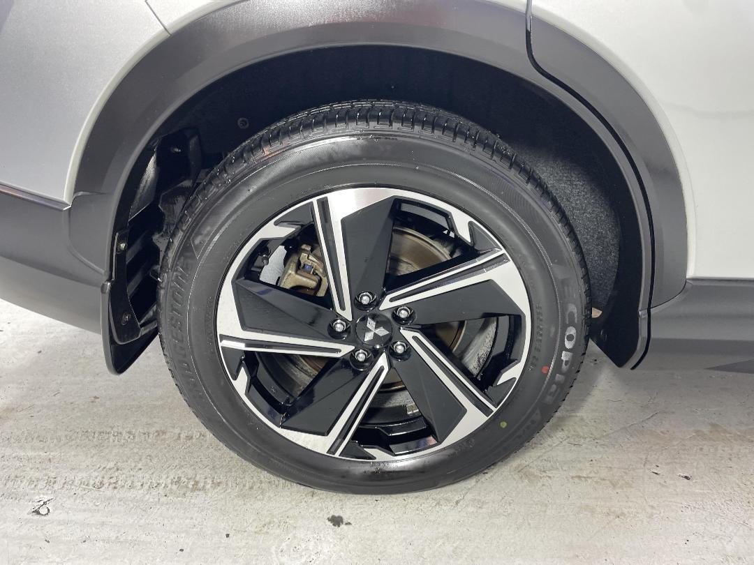 Photo '12' of Mitsubishi Eclipse Cross