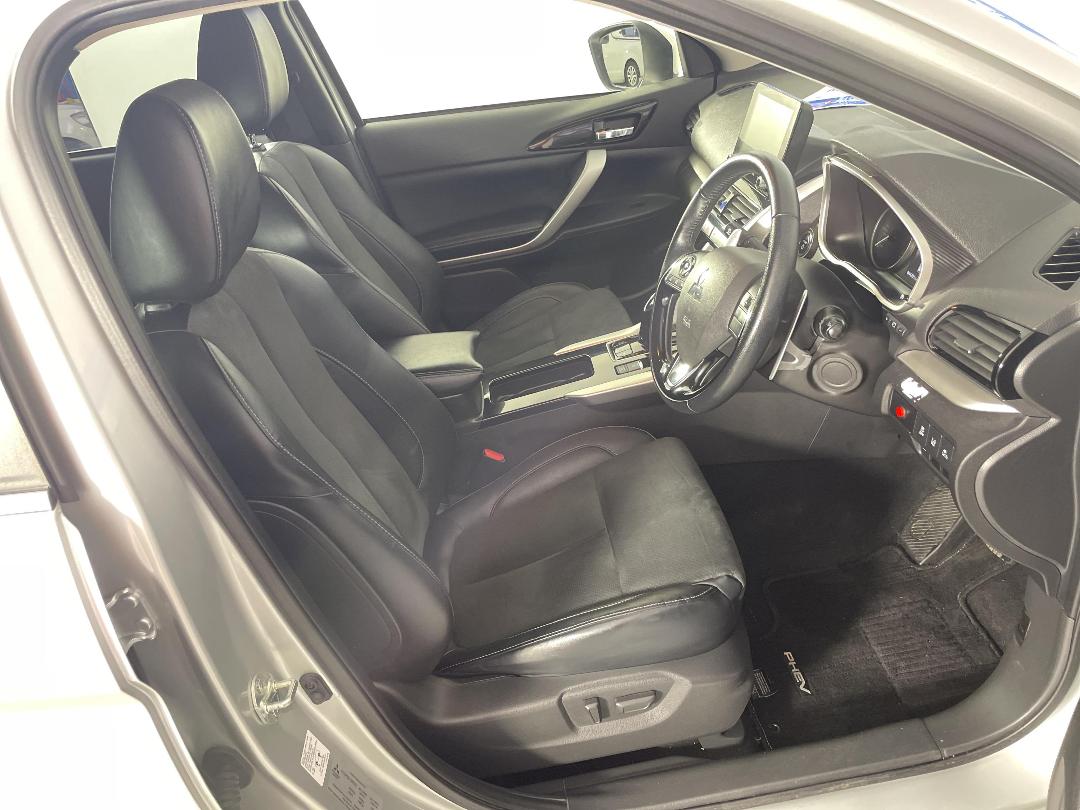 Photo '16' of Mitsubishi Eclipse Cross