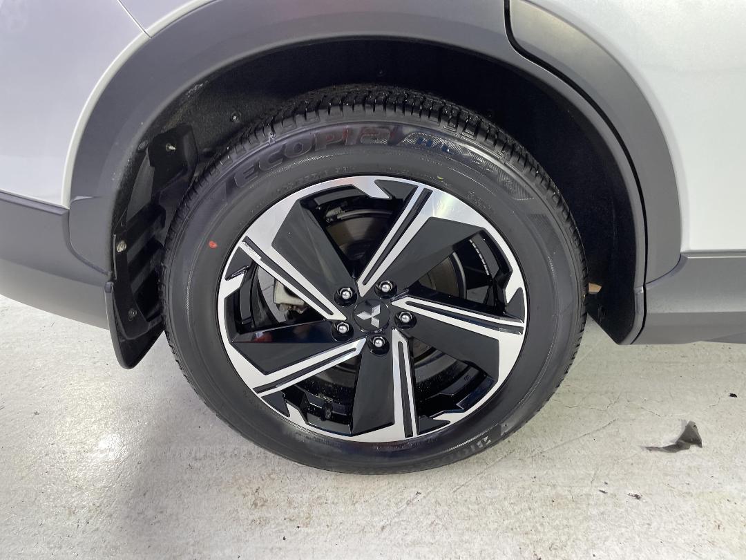 Photo '12' of Mitsubishi Eclipse Cross