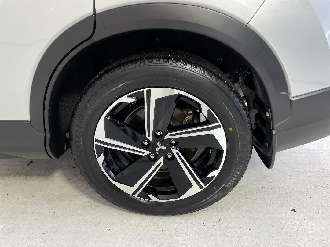 Photo '11' of Mitsubishi Eclipse Cross