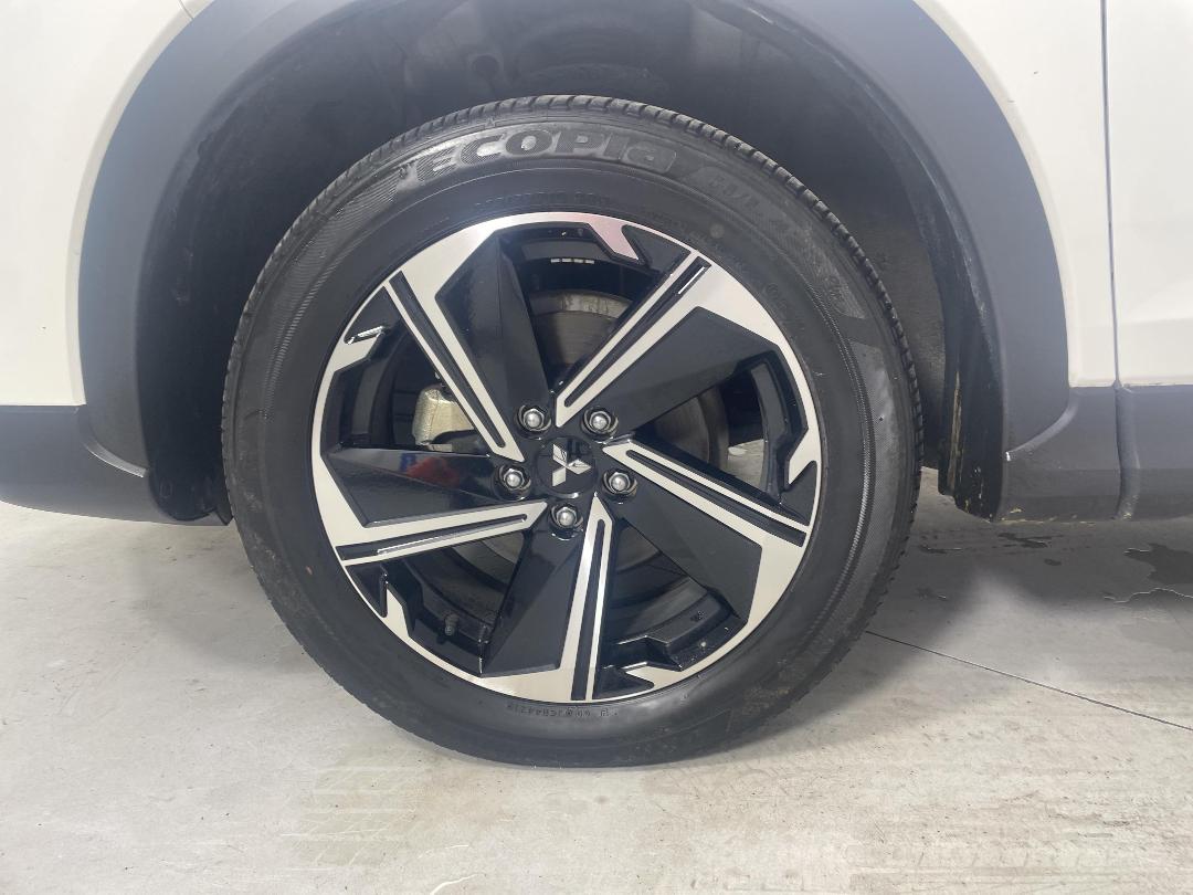 Photo '10' of Mitsubishi Eclipse Cross