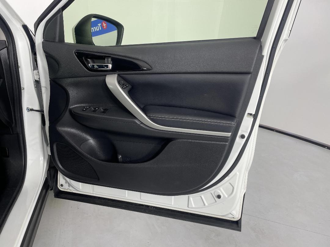 Photo '15' of Mitsubishi Eclipse Cross