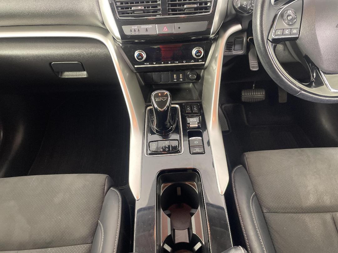 Photo '18' of Mitsubishi Eclipse Cross