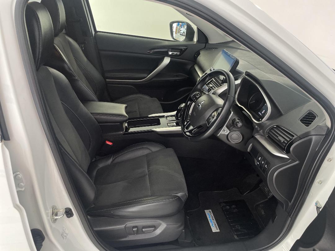 Photo '16' of Mitsubishi Eclipse Cross