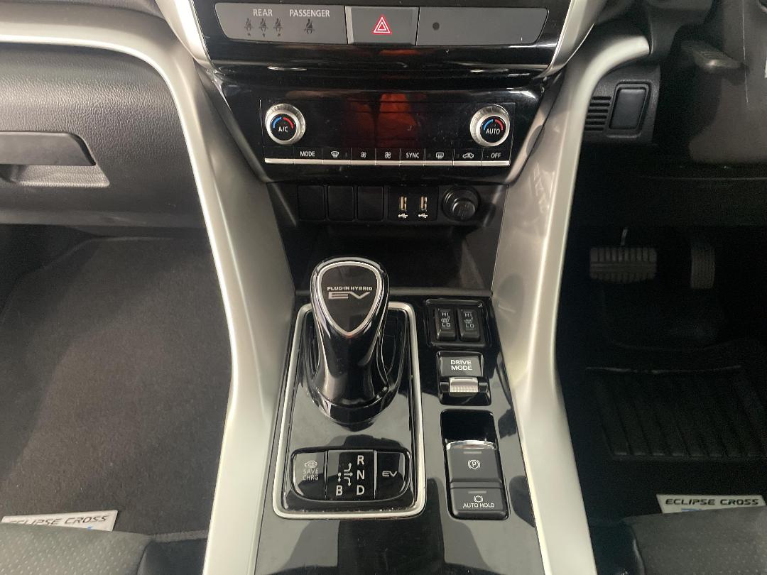 Photo '18' of Mitsubishi Eclipse Cross