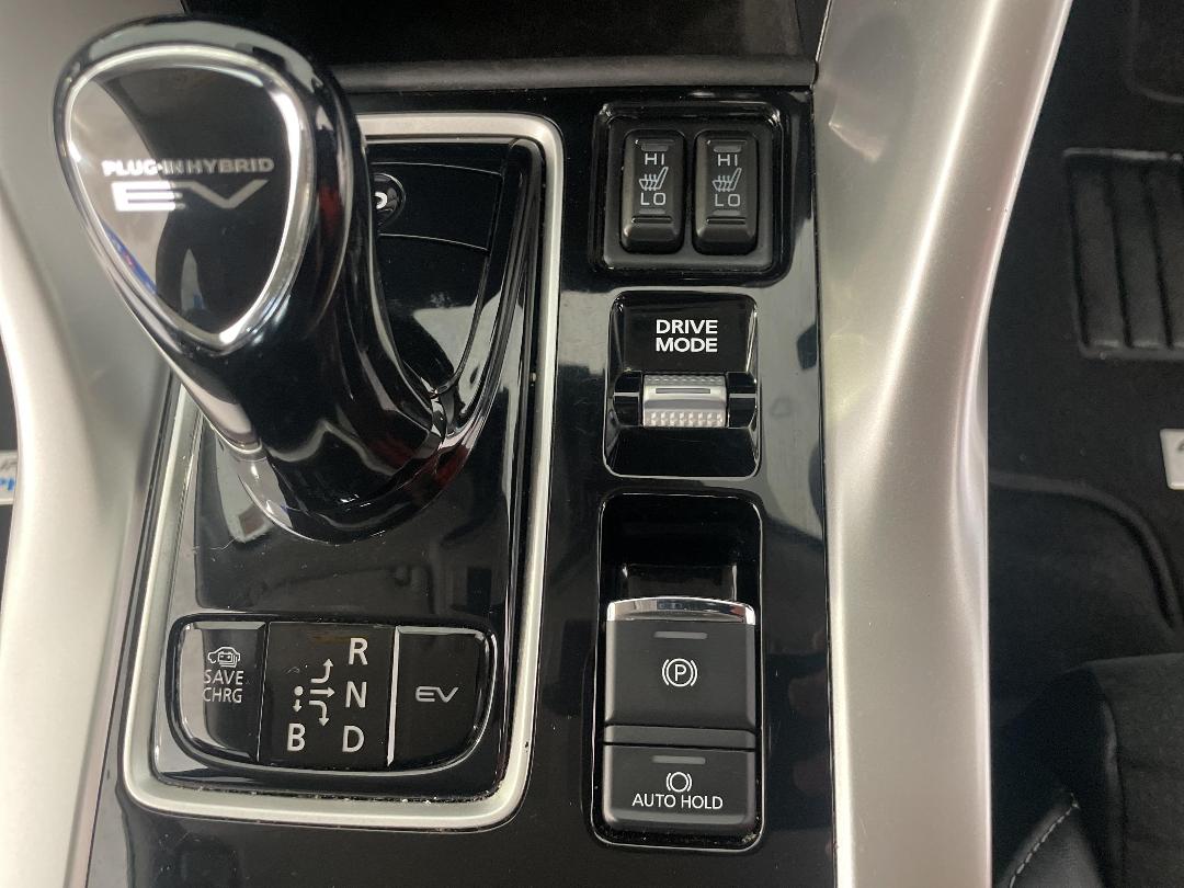 Photo '24' of Mitsubishi Eclipse Cross