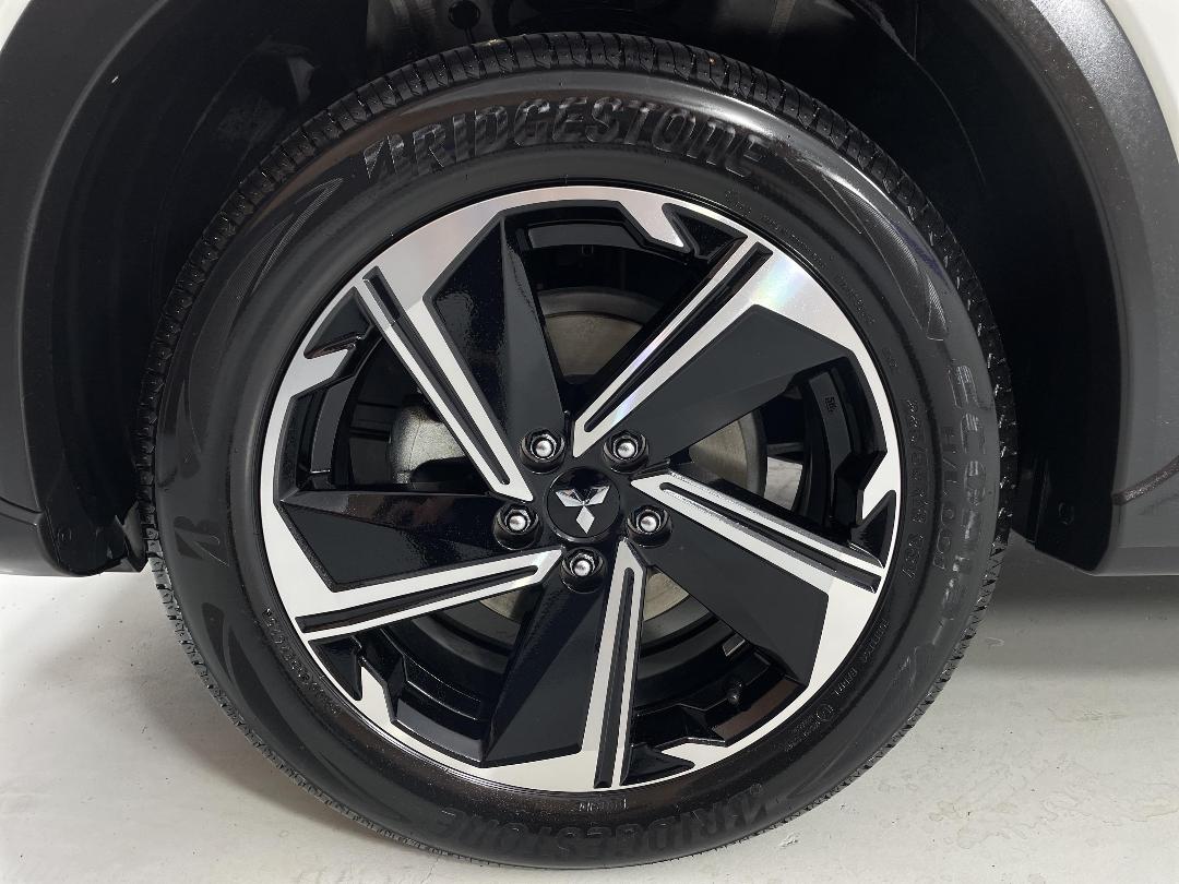 Photo '10' of Mitsubishi Eclipse Cross