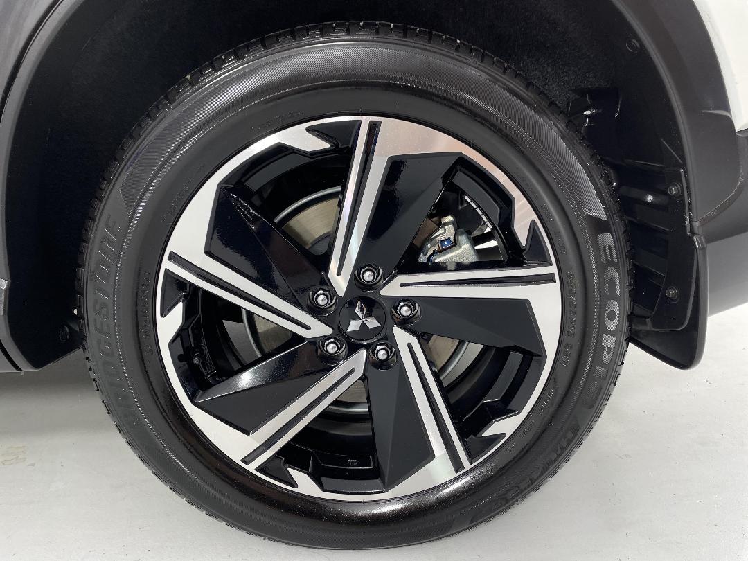 Photo '11' of Mitsubishi Eclipse Cross