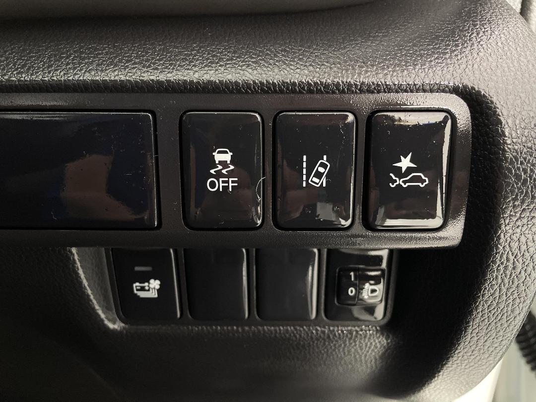 Photo '24' of Mitsubishi Eclipse Cross