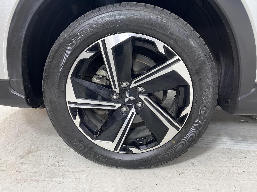 Photo '10' of Mitsubishi Eclipse Cross