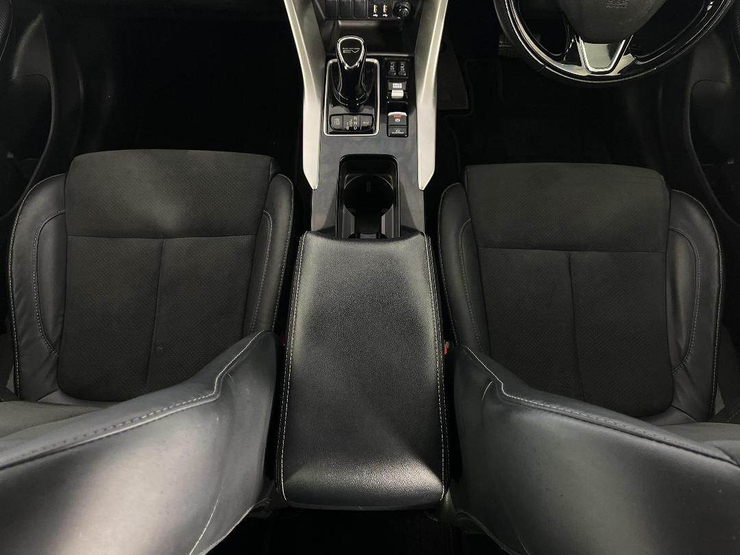 Photo '18' of Mitsubishi Eclipse Cross