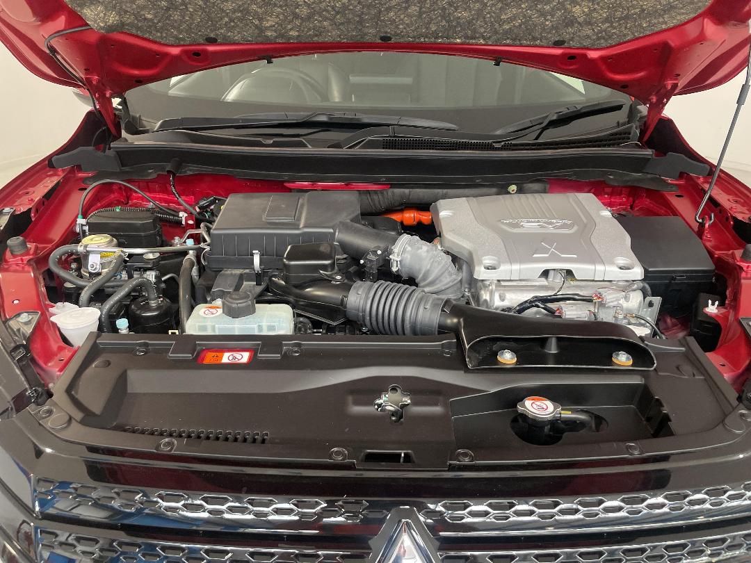 Photo '13' of Mitsubishi Eclipse Cross