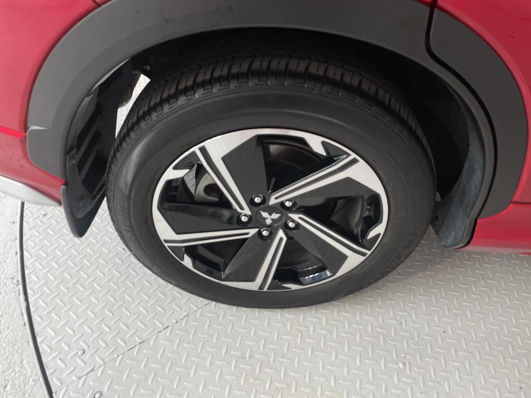 Photo '12' of Mitsubishi Eclipse Cross