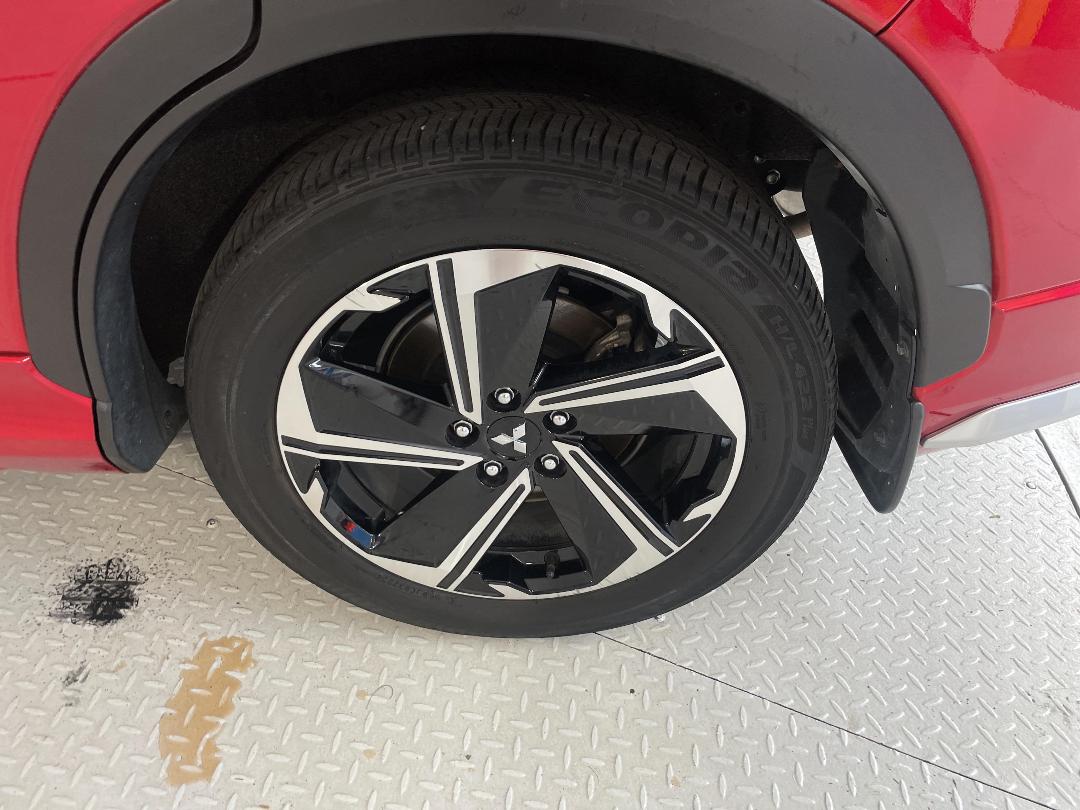 Photo '11' of Mitsubishi Eclipse Cross