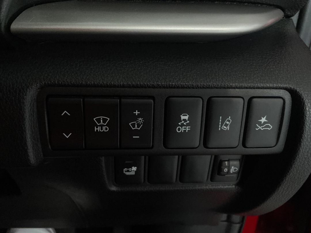 Photo '24' of Mitsubishi Eclipse Cross