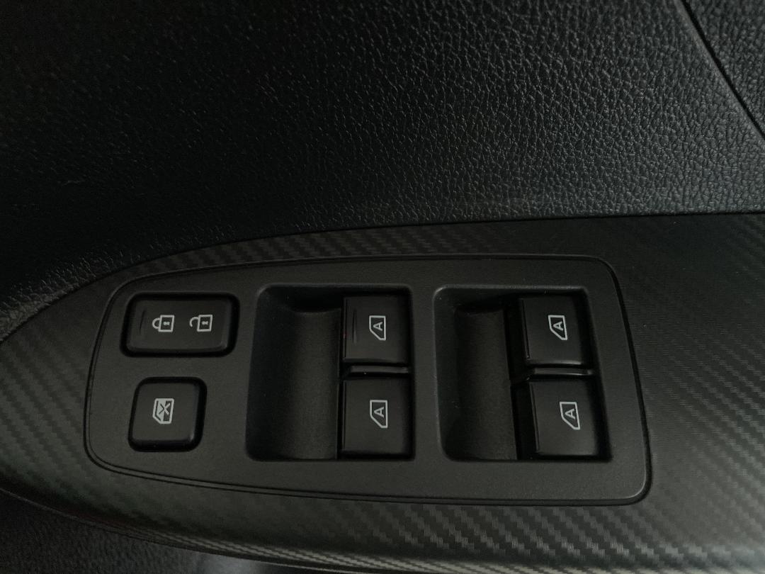 Photo '23' of Mitsubishi Eclipse Cross