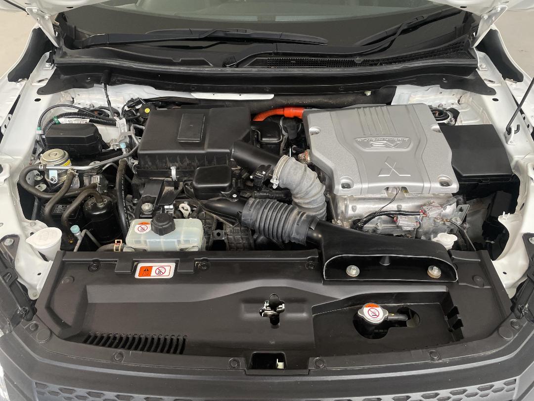 Photo '13' of Mitsubishi Eclipse Cross