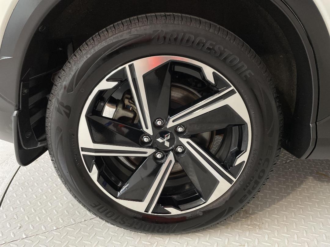 Photo '12' of Mitsubishi Eclipse Cross