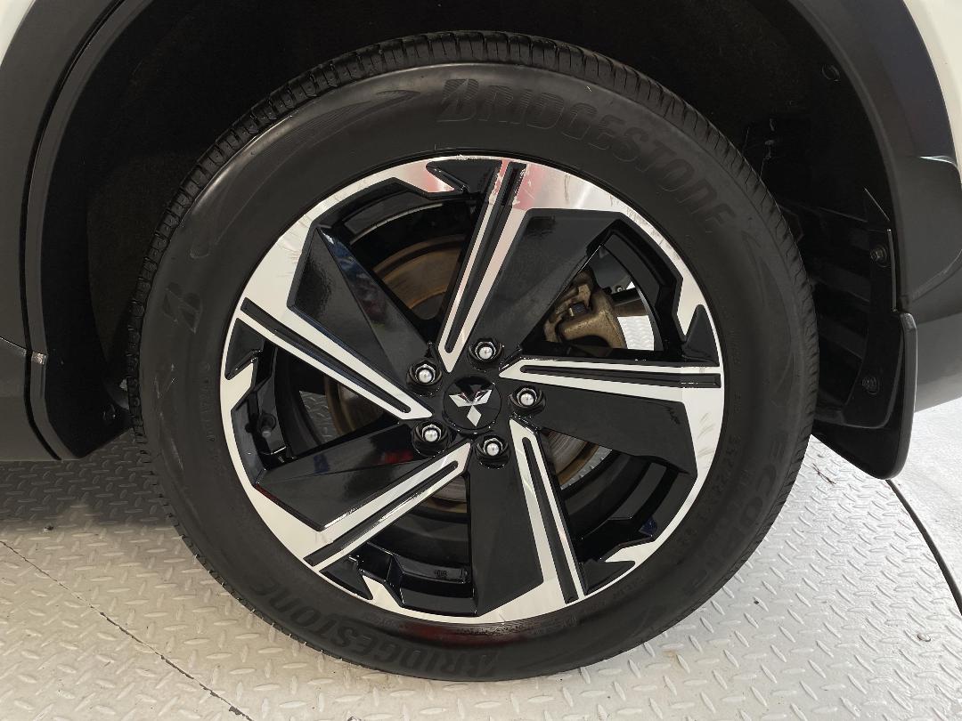 Photo '11' of Mitsubishi Eclipse Cross