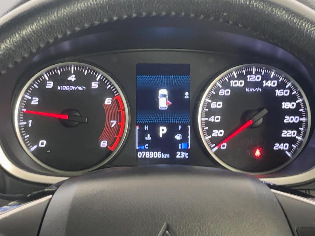 Photo '21' of Mitsubishi Eclipse Cross