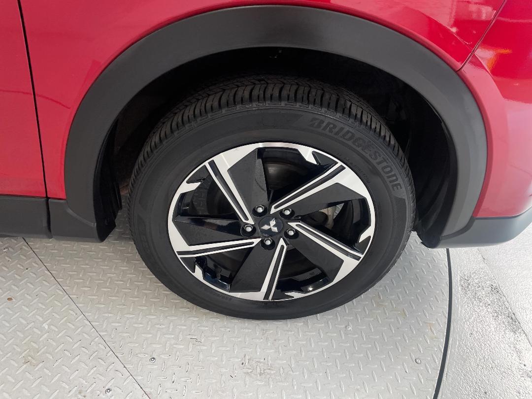 Photo '9' of Mitsubishi Eclipse Cross