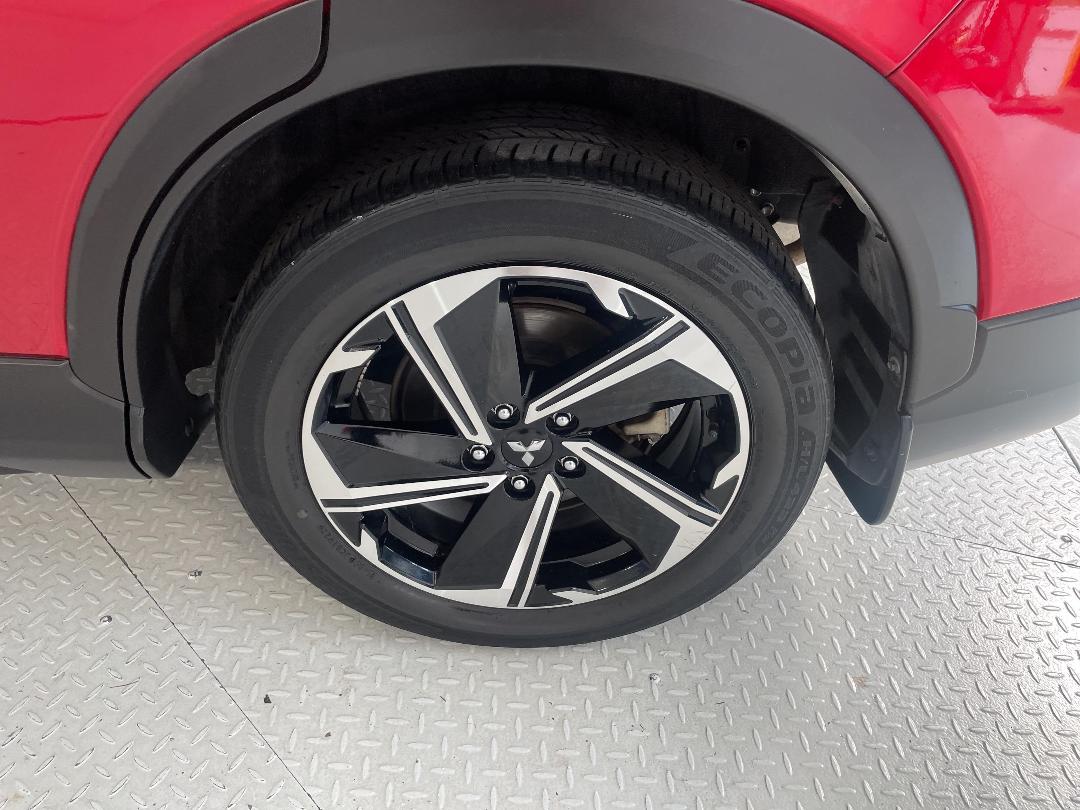 Photo '11' of Mitsubishi Eclipse Cross