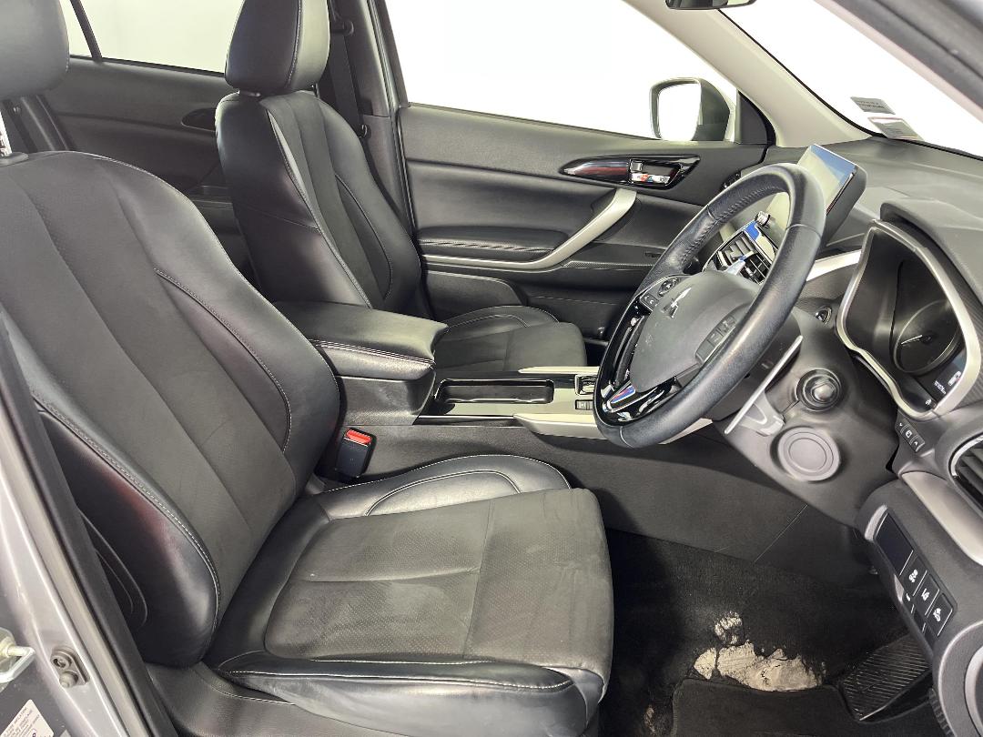 Photo '16' of Mitsubishi Eclipse Cross