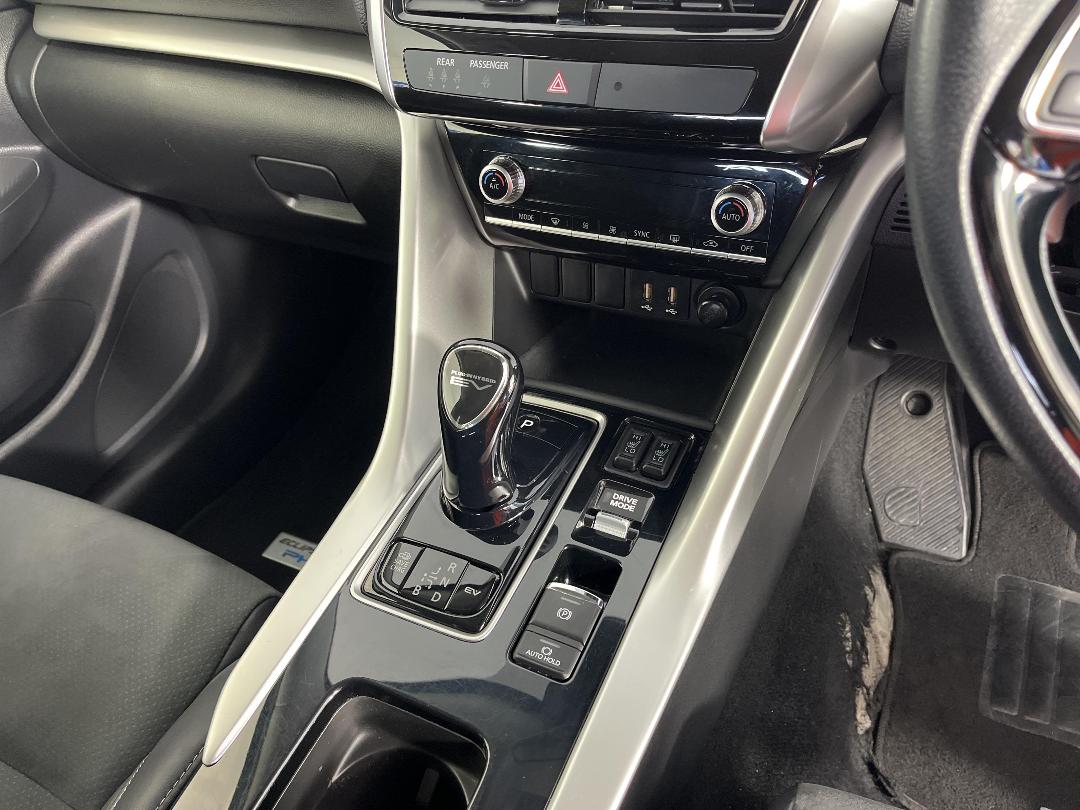 Photo '18' of Mitsubishi Eclipse Cross