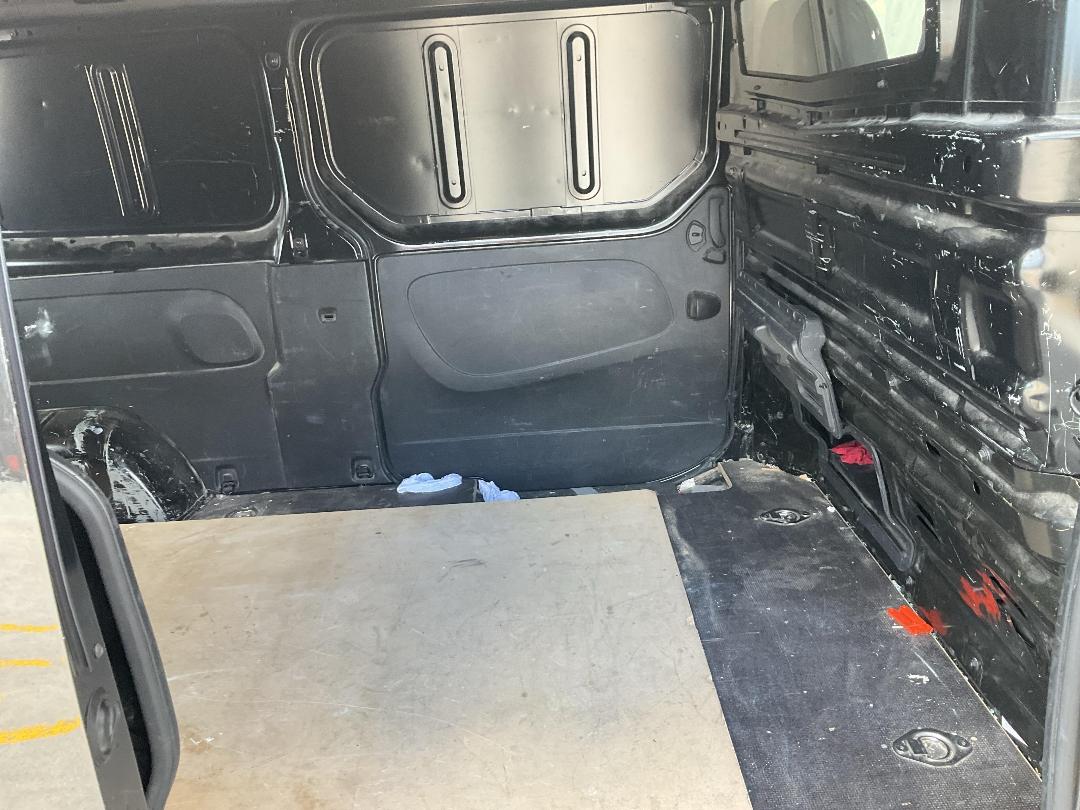 Photo '16' of Mitsubishi Express LWB Photo '16' of Mitsubishi Express LWB