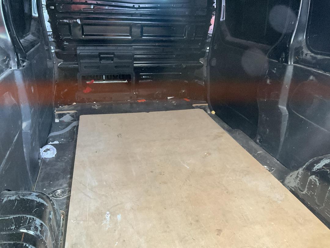 Photo '18' of Mitsubishi Express LWB Photo '18' of Mitsubishi Express LWB