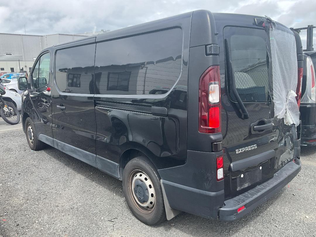 Photo '4' of Mitsubishi Express LWB Photo '4' of Mitsubishi Express LWB